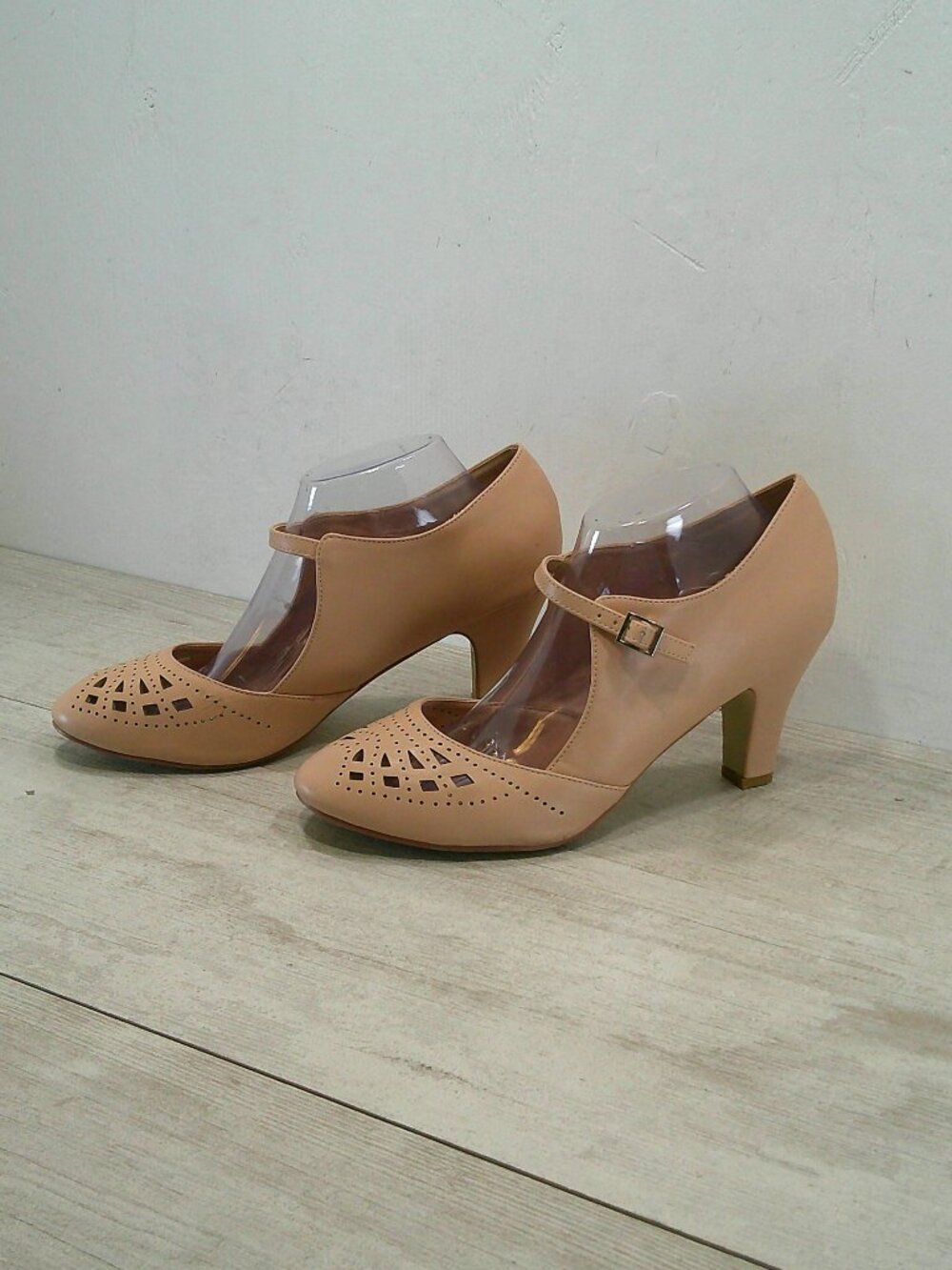 Journee Collection Elsa Retro Styled Mary Jane Pumps in Blush Nude Classic SZ 11 - Picture 12 of 13